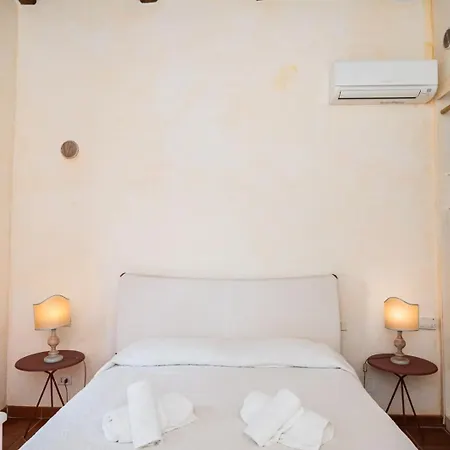 Agosto - Piscina Privata 스틴티노